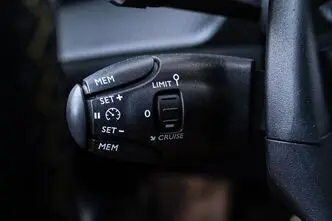 Peugeot 208, 1.2, 74 kW, bensiin, automaat, esivedu