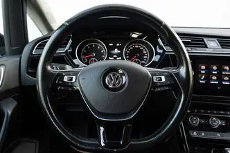 Volkswagen Touran, 1.4, 110 kW, bensiin, automaat, esivedu