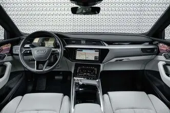 Audi Q8 e-tron, 300 kW, электричество, механическая, полный привод