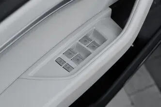 Audi Q8 e-tron, 300 kW, электричество, механическая, полный привод