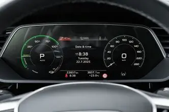 Audi Q8 e-tron, 300 kW, электричество, механическая, полный привод