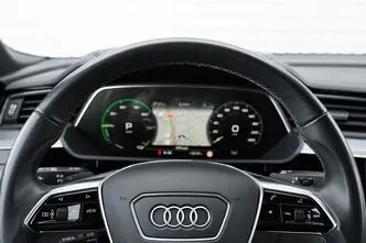 Audi Q8 e-tron, 300 kW, электричество, механическая, полный привод