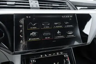 Audi Q8 e-tron, 300 kW, электричество, механическая, полный привод