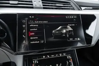 Audi Q8 e-tron, 300 kW, электричество, механическая, полный привод