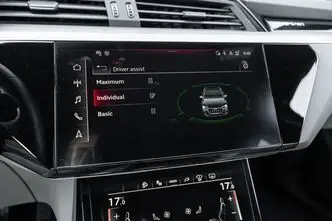 Audi Q8 e-tron, 300 kW, электричество, механическая, полный привод