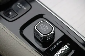 Volvo XC90, 2.0, 223 kW, plug-in hybrid, automatic, front-wheel drive