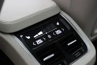 Volvo XC90, 2.0, 223 kW, plug-in hybrid, automatic, front-wheel drive