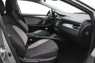 Toyota Avensis, 1.8, 108 kW, petrol, manual, front-wheel drive