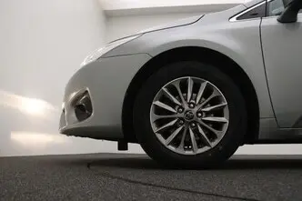Toyota Avensis, 1.8, 108 kW, petrol, manual, front-wheel drive