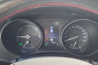 Toyota C-HR, 2.0, 112 kW, гибрид, автомат, передний привод