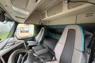 Volvo FM330, 250 kW, diisel, automaat