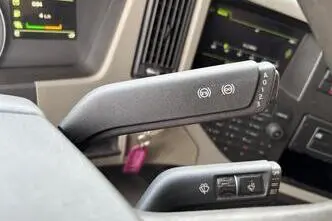 Volvo FM330, 250 kW, diisel, automaat