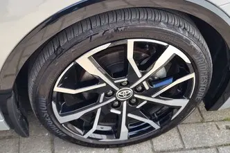 Toyota Prius, 2.0, 112 kW, pistikhübriid, automaat, esivedu