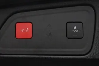 Peugeot 3008, 1.5, 96 kW, diisel, automaat, esivedu
