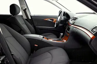 Mercedes-Benz E 200, 1.8, 183 kW, bensiin, automaat, tagavedu