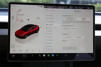 Tesla Model 3, 208 kW, electric, automatic, rear-wheel drive