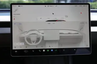 Tesla Model 3, 208 kW, electric, automatic, rear-wheel drive