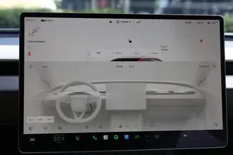 Tesla Model 3, 208 kW, electric, automatic, rear-wheel drive
