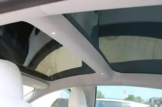 Tesla Model 3, 208 kW, electric, automatic, rear-wheel drive
