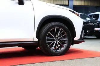 Lexus NX 350h, 2.5, 140 kW, hübriid, automaat, esivedu