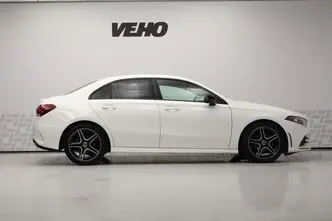 Mercedes-Benz A 180, 1.3, 100 kW, бензин, автомат, передний привод