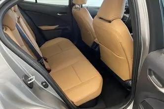 Lexus UX 300, 2.0, 112 kW, гибрид, автомат, полный привод