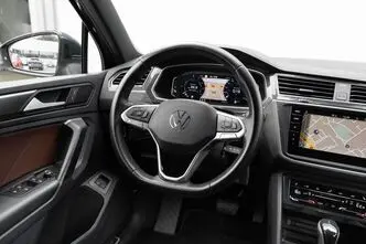 Volkswagen Tiguan, 1.4, 158 kW, bensiin, automaat