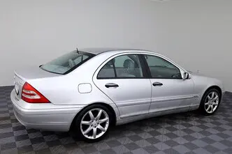 Mercedes-Benz C 240, 2.6, 169 kW, бензин, автомат, полный привод
