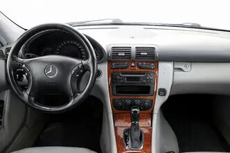 Mercedes-Benz C 240, 2.6, 169 kW, бензин, автомат, полный привод