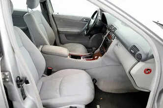 Mercedes-Benz C 240, 2.6, 169 kW, бензин, автомат, полный привод