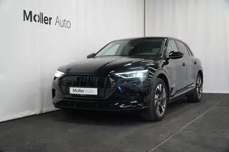 Audi e-tron, 300 kW, электричество, автомат, полный привод