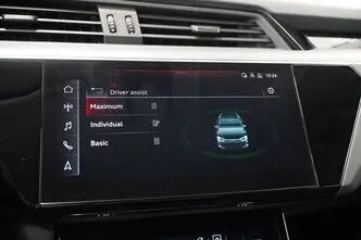 Audi e-tron, 300 kW, электричество, автомат, полный привод