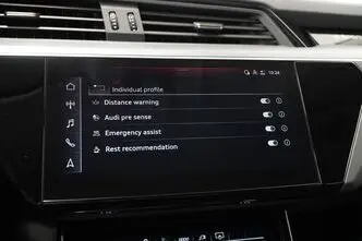 Audi e-tron, 300 kW, электричество, автомат, полный привод