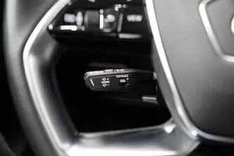 Audi e-tron, 300 kW, электричество, автомат, полный привод