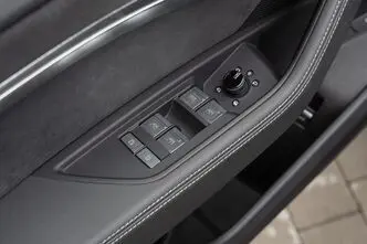 Audi e-tron, 300 kW, электричество, автомат, полный привод