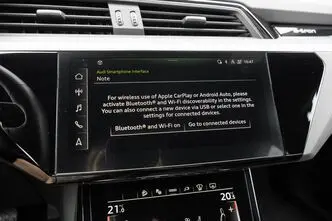Audi e-tron, 300 kW, электричество, автомат, полный привод