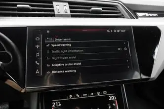 Audi e-tron, 300 kW, электричество, автомат, полный привод