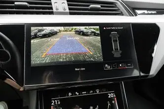 Audi e-tron, 300 kW, электричество, автомат, полный привод