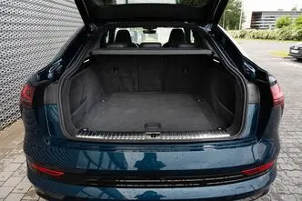 Audi e-tron, 300 kW, электричество, автомат, полный привод