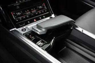 Audi Q8 e-tron, 300 kW, электричество, автомат, полный привод