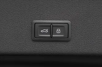 Audi Q8 e-tron, 300 kW, электричество, автомат, полный привод