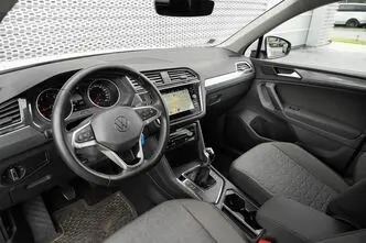 Volkswagen Tiguan, 1.5, 110 kW, бензин, механическая, передний привод