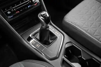 Volkswagen Tiguan, 1.5, 110 kW, бензин, механическая, передний привод