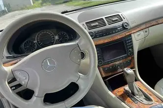 Mercedes-Benz E 500, 5.0, 225 kW, бензин, автомат, полный привод