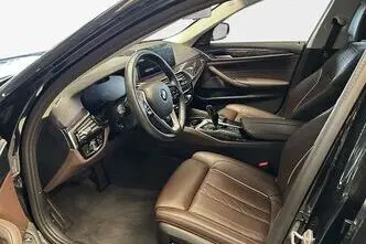 BMW 530, 2.0, 135 kW, подключаемый гибрид, автомат, задний привод