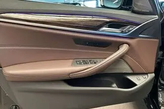 BMW 530, 2.0, 135 kW, подключаемый гибрид, автомат, задний привод