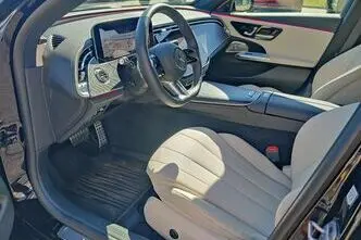 Mercedes-Benz E 300, 2.0, 230 kW, подключаемый гибрид, автомат, задний привод