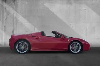 Ferrari 488, 3.9, 492 kW, bensiin, automaat, tagavedu