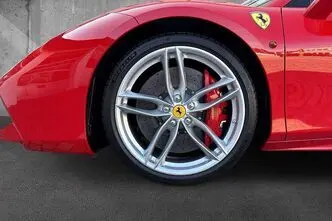 Ferrari 488, 3.9, 492 kW, bensiin, automaat, tagavedu