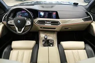 BMW X7, 3.0, 195 kW, дизель, автомат, полный привод